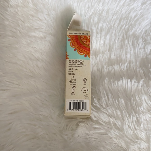 GuruNanda Peppermint Essential Oil - Aromatherapy - GCMS Tested & Verified 100% - Picture 7 of 9